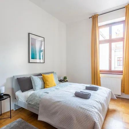 Global Living - Downtown Cozy In The Gozsdu Garden Apartment