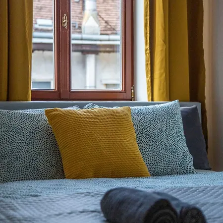 Global Living - Downtown Cozy In The Gozsdu Garden * Budapest